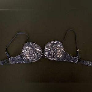 Victoria’s secret bombshell plunge bra